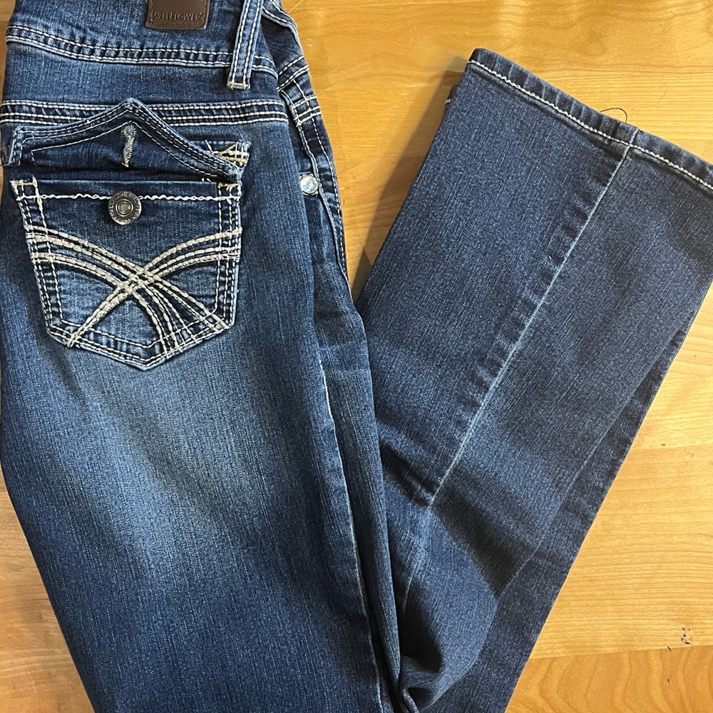Blue Women's Denim wallflower Jeans with Embroidered Back Pocket